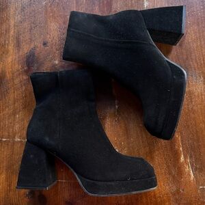 Steve Madden Black Suede Ankle Boots 8.5 women’s